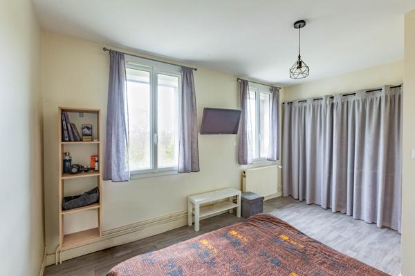 Belle maison de ville avec garage et jardin - REF. VM462