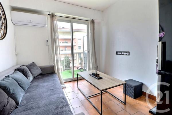 Appartement T2 à vendre  2 pièces - 23,20 m2 FREJUS - 83