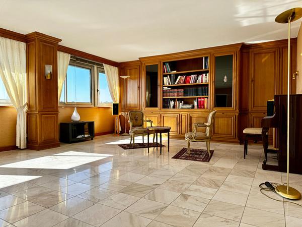 Nancy Hyper centre - Appartement 3 chambres - parking - ascenseur