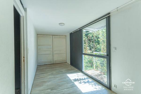 Maison F3/4 contemporaine en containers et ossature métallique – Duparc, Sainte-Marie