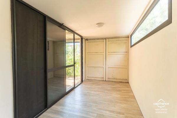 Maison F3/4 contemporaine en containers et ossature métallique – Duparc, Sainte-Marie