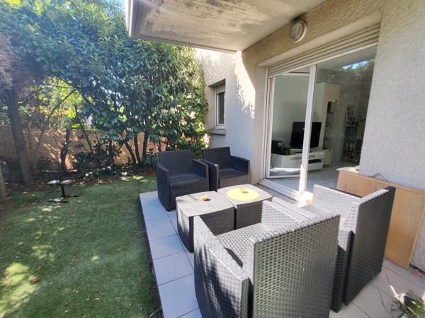 LE VIGEAN : APPT T2 EN REZ DE JARDIN AVEC PARKING.