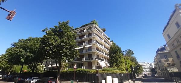 STUDETTE NEUILLY BARRES