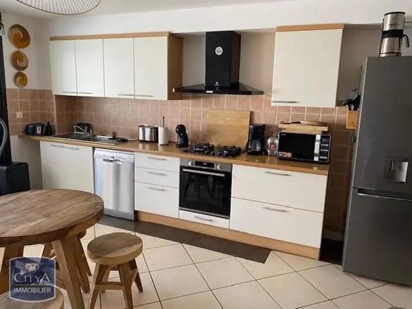 Appartement à louer 4 pièces 79.1m² Saint-Leu (97436)