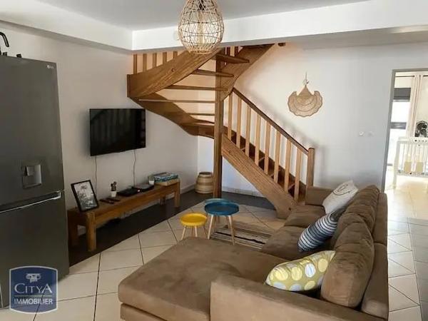 Appartement à louer 4 pièces 79.1m² Saint-Leu (97436)