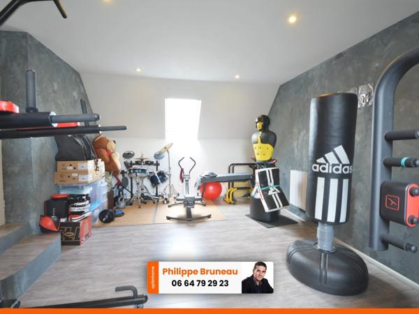 Évasion de Rêve : Maison de Standing avec sa piscine dans la Belle Zone Pavillonnaire de Freneuse