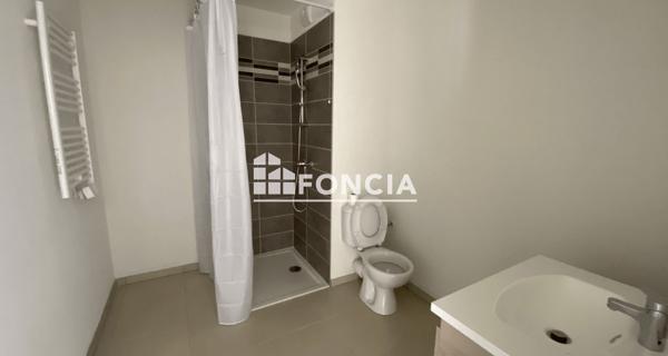 Location Appartement 2 pièces 39.2 m² - Carros 06510