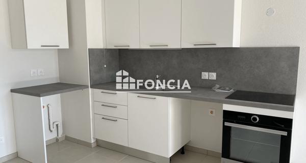 Location Appartement 2 pièces 39.2 m² - Carros 06510