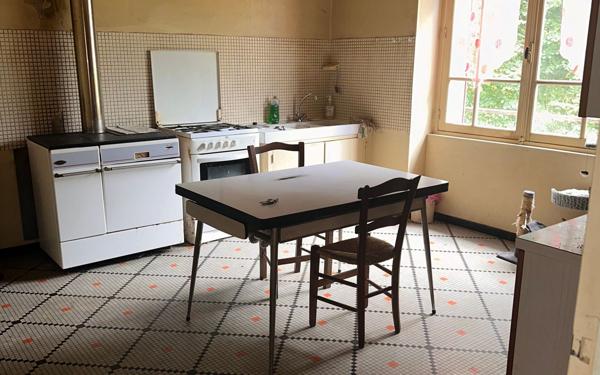 Maison à vendre    5 pièces •  Arnac-Pompadour