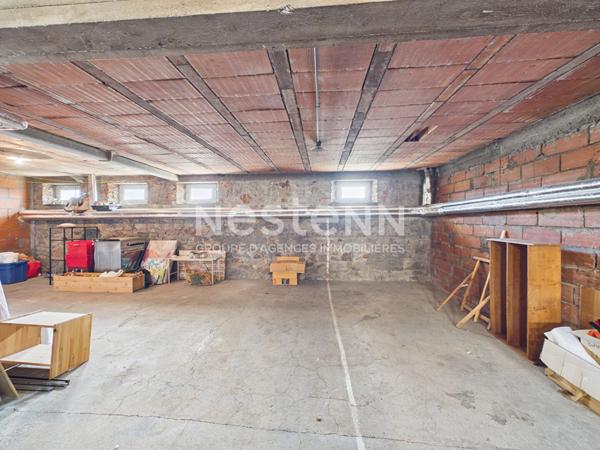 Aurillac centre-ville, à vendre appartement traversant de 3 pièces, avec balcon sans vis à vis, cave et garage.