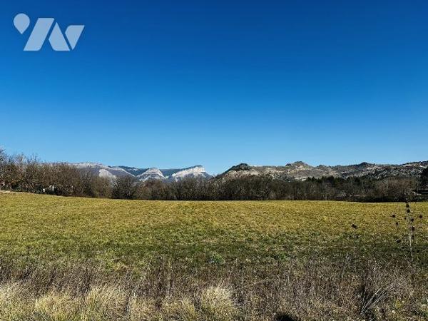 Terrain constructible 768m²