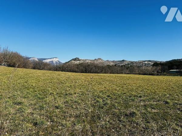 Terrain constructible 768m²