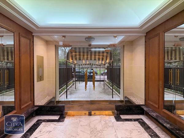 Appartement à louer 2 pièces 95.9m²