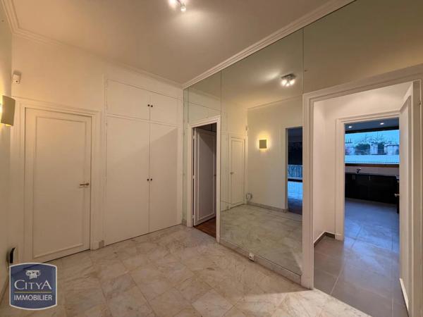 Appartement à louer 2 pièces 95.9m²