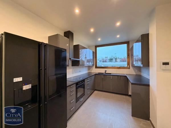 Appartement à louer 2 pièces 95.9m²