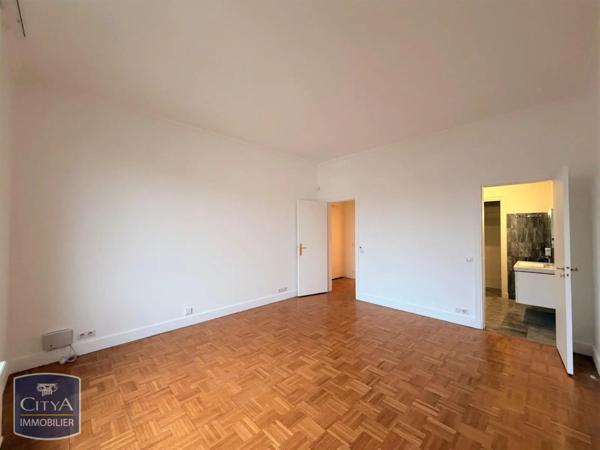 Appartement à louer 2 pièces 95.9m²