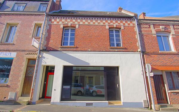 Immeuble à vendre    4 pièces •  Roye