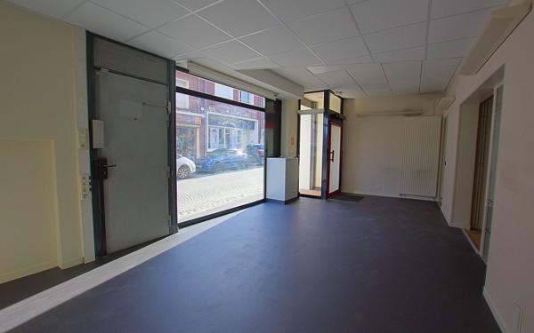 Immeuble à vendre    4 pièces •  Roye