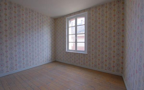 Immeuble à vendre    4 pièces •  Roye