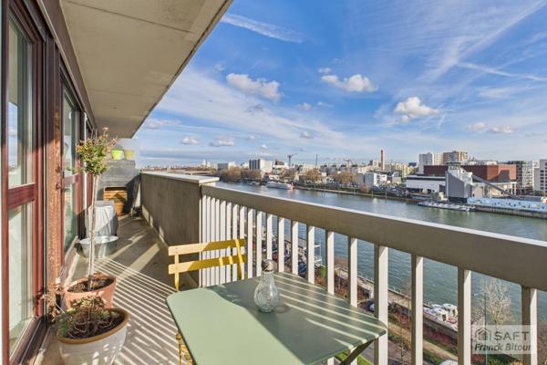 Gare d'Asnières. Dernier étage vue Seine. 3 pièces avec balcon, cave et parking en sus.
