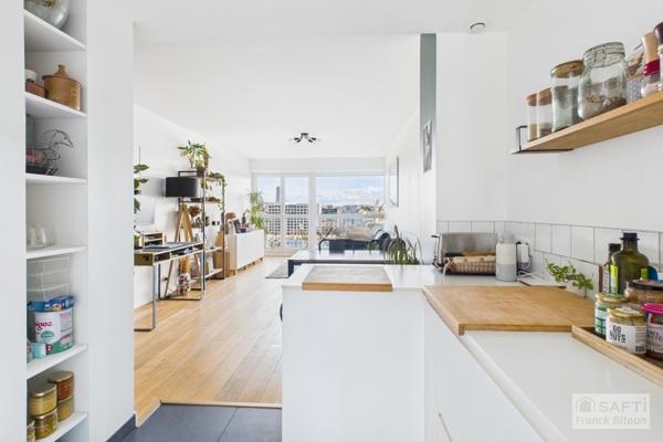 Gare d'Asnières. Dernier étage vue Seine. 3 pièces avec balcon, cave et parking en sus.