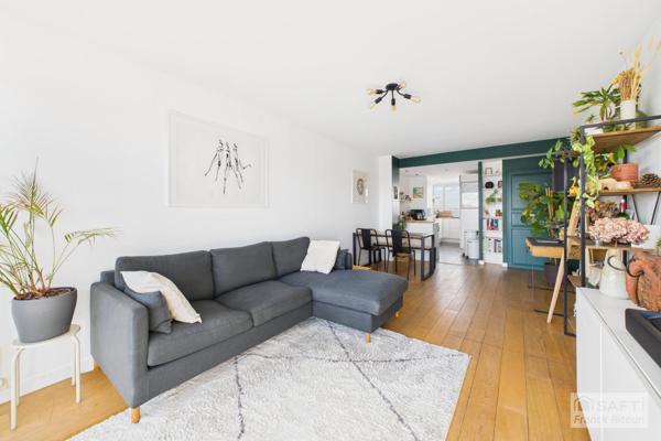 Gare d'Asnières. Dernier étage vue Seine. 3 pièces avec balcon, cave et parking en sus.