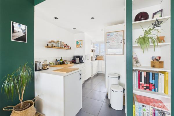 Gare d'Asnières. Dernier étage vue Seine. 3 pièces avec balcon, cave et parking en sus.