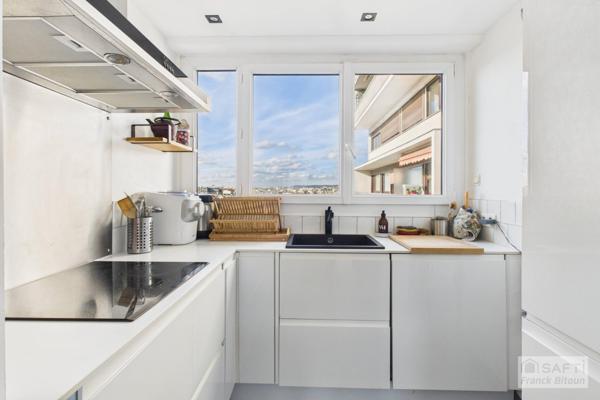 Gare d'Asnières. Dernier étage vue Seine. 3 pièces avec balcon, cave et parking en sus.