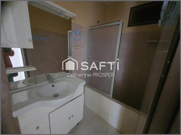 IMMEUBLE de RAPPORT à VENDRE à KOUROU