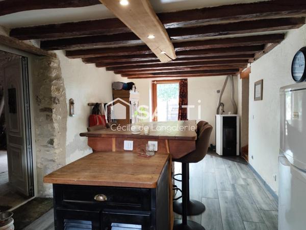 MAISON RESTAUREE AVEC GRANGE  (GARAGE/CAMPING CAR)