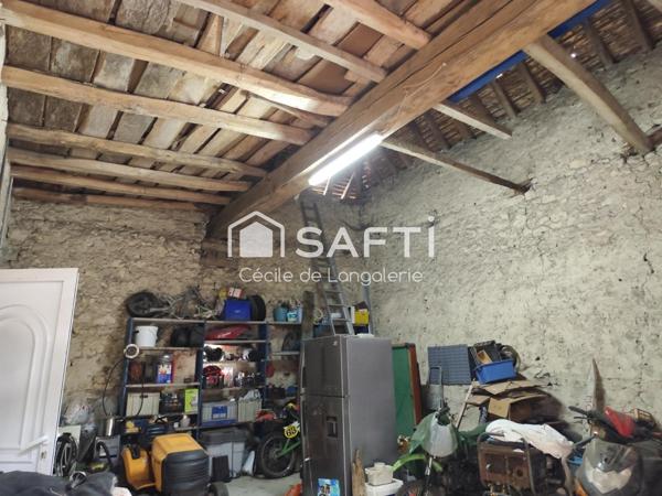MAISON RESTAUREE AVEC GRANGE  (GARAGE/CAMPING CAR)