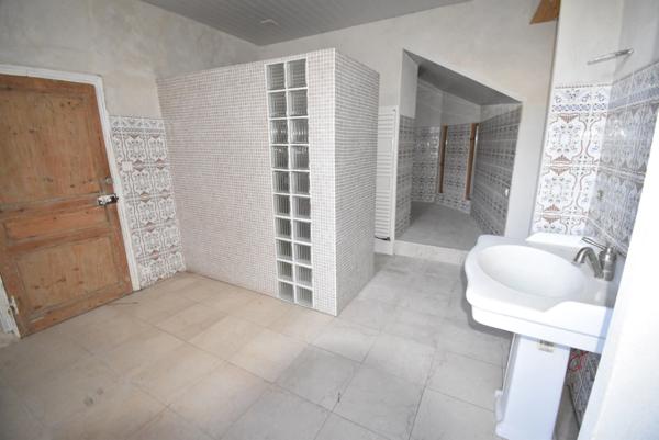 Grande Maison de Village d’environ 260 m2 habitables à Saint-Marcel-d'Ardèche