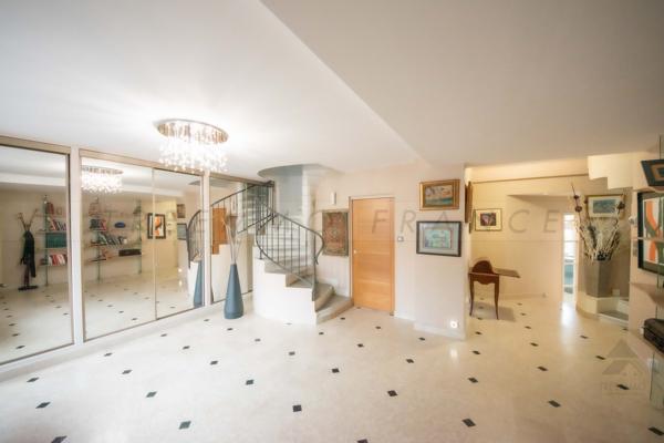 Maison 8 pièce(s) 5 chambre(s) 285 m²