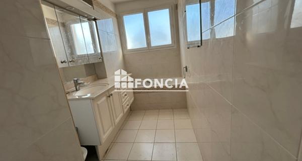 Location Appartement 4 pièces 75.08 m² - Saint-maur-des-fossés 94210