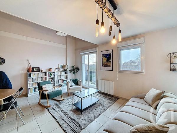 Appartement F4 à vendre  4 pièces - 85,65 m 2   MOISSY CRAMAYEL  - 77