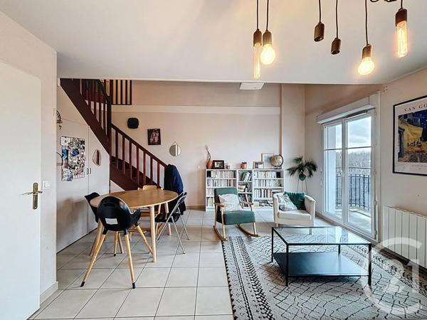 Appartement F4 à vendre  4 pièces - 85,65 m 2   MOISSY CRAMAYEL  - 77