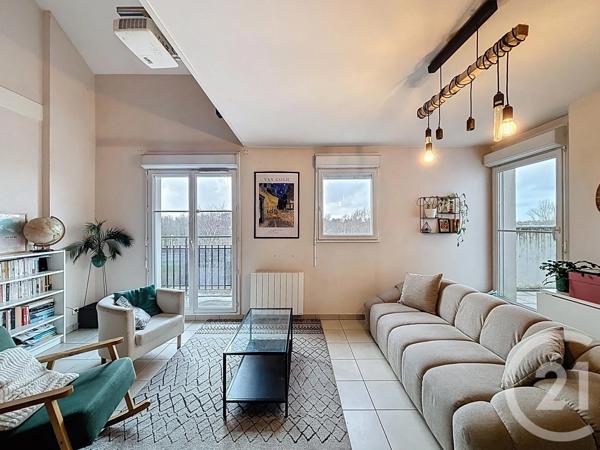 Appartement F4 à vendre  4 pièces - 85,65 m 2   MOISSY CRAMAYEL  - 77