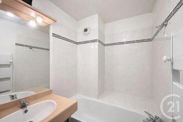 Appartement F4 à vendre  4 pièces - 85,65 m 2   MOISSY CRAMAYEL  - 77