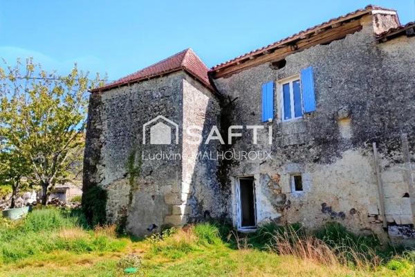 Maison en pierre en cours de rénovation