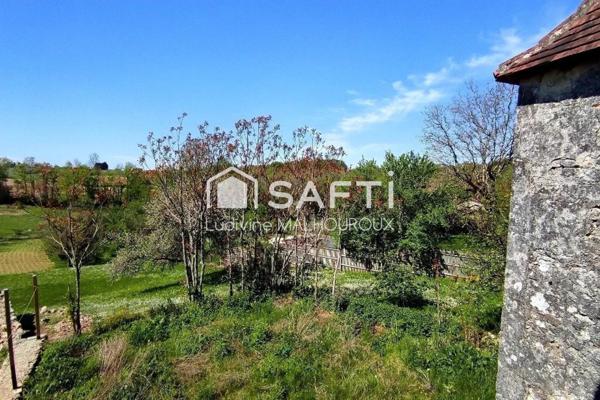 Maison en pierre en cours de rénovation