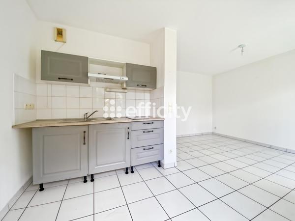 Appartement
         2 pièces
        - 36 m² 129 500 € *