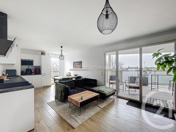 Appartement à vendre  4 pièces - 80,80 m2 DECINES CHARPIEU - 69