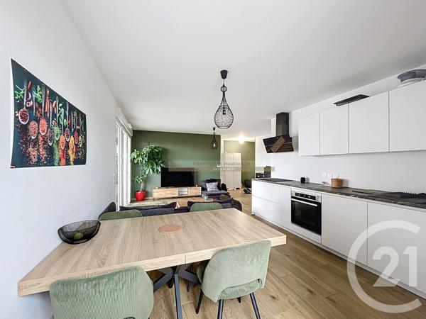 Appartement à vendre  4 pièces - 80,80 m2 DECINES CHARPIEU - 69