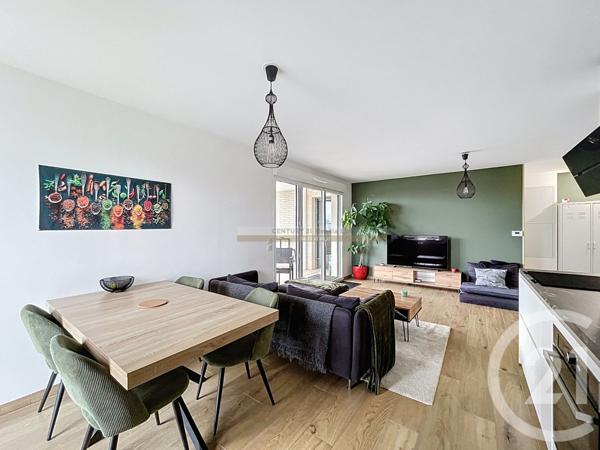 Appartement à vendre  4 pièces - 80,80 m2 DECINES CHARPIEU - 69