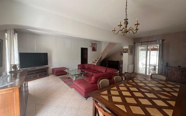 Maison à vendre    4 pièces • 148,42 m2 Marseille 13