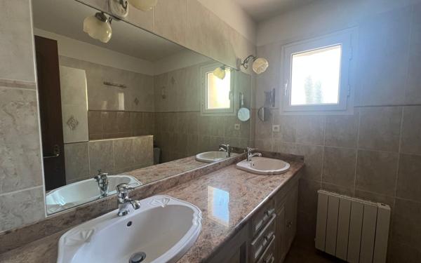 Maison à vendre    4 pièces • 148,42 m2 Marseille 13