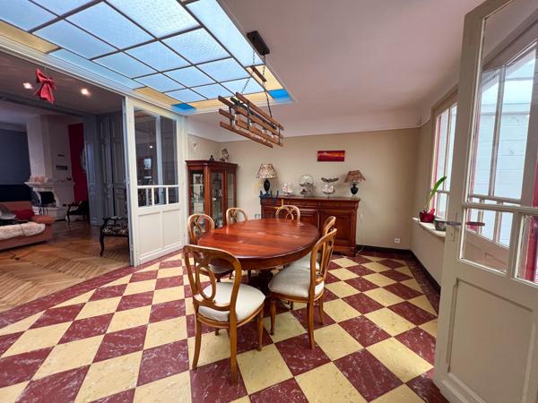 MAISON SEMI-BOURGEOISE 7 PIÈCES 195 m2