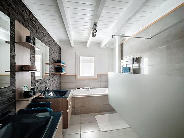 EXCLUSIVITE NESTENN YSSINGEAUX ! Maison en madrier sur plus de 3900 m2 de terrain