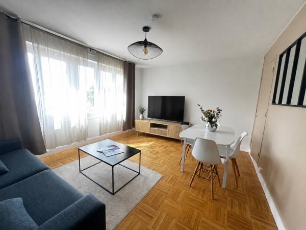 Lorient – L’Appartement Traversant & Lumineux (57 m²) avec Garage Box, Cave & Parking