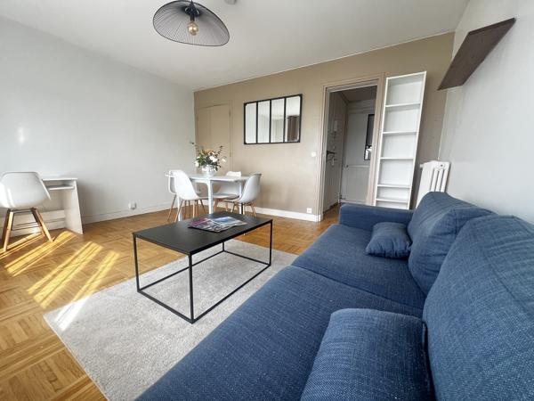 Lorient – L’Appartement Traversant & Lumineux (57 m²) avec Garage Box, Cave & Parking